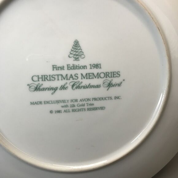1981 Avon First Edition Sharing the Christmas Spirit Christmas Memories 9" Plate - Picture 6 of 6